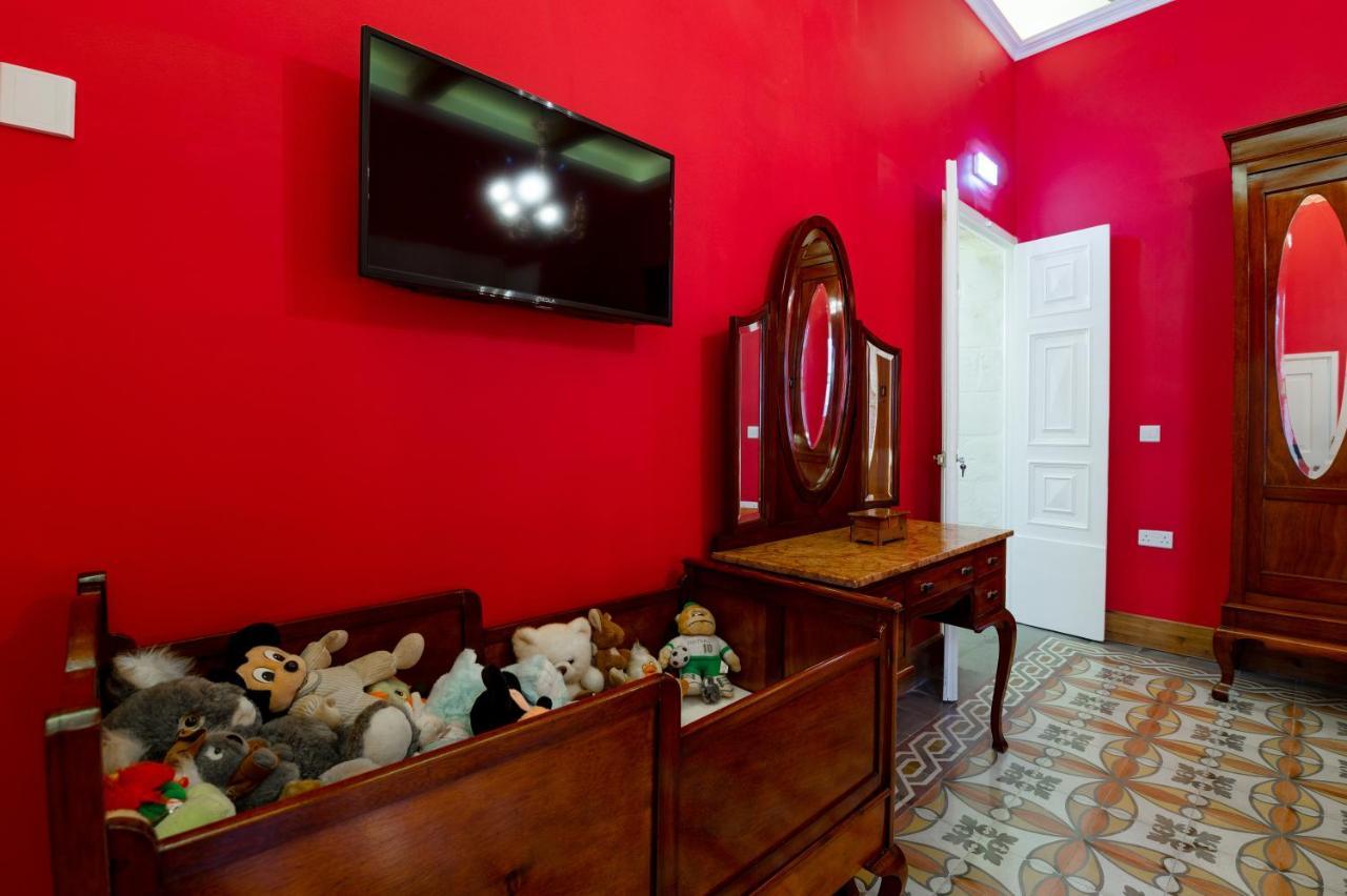 Monreal Boutique Townhouse - R024Rm4 Ξενοδοχείο Paola Εξωτερικό φωτογραφία